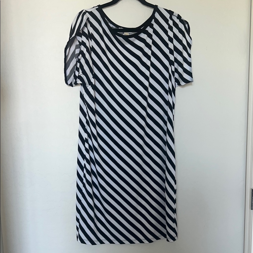 Michael Kors Black and White Puff Sleeve Sheath Dress